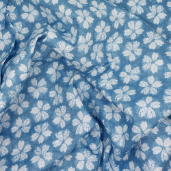 Tissu japonais bleu clair fleurs de cerisier esprit shibori