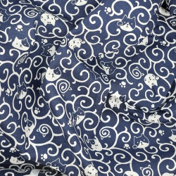 Tissu bleu nuit chats et arabesques en coton dobby