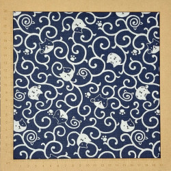 Tissu bleu nuit chats et arabesques en coton dobby