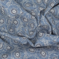 Tissu japonais ombrelles sur fond bleu gris