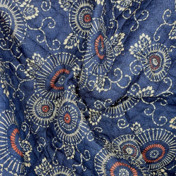 Tissu japonais matelassé indigo faux uni fleurs et arabesques
