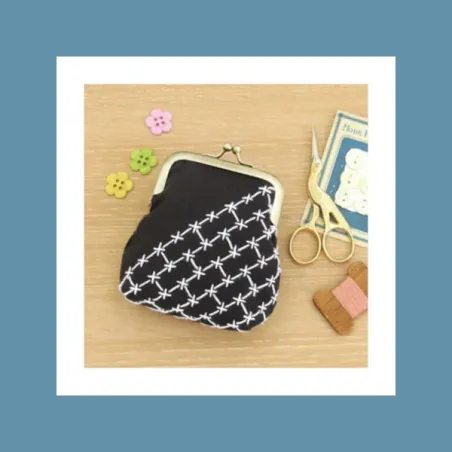 Kit sashiko porte-monnaie retro bleu nuit hitomezashi  – Débutant – Olympus Thread