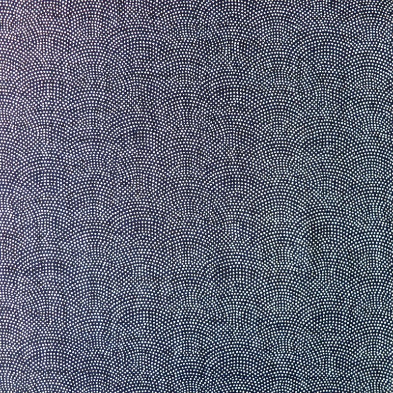 Tissu coton fond bleu noir vagues en points blancs