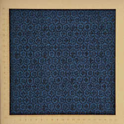 Tissu japonais bleu nuit et bleu hexagones et petites fleurs