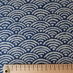 Tissu japonais grandes vagues seigaiha bleu indigo