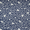 Tissu bleu nuit chats et arabesques en coton dobby